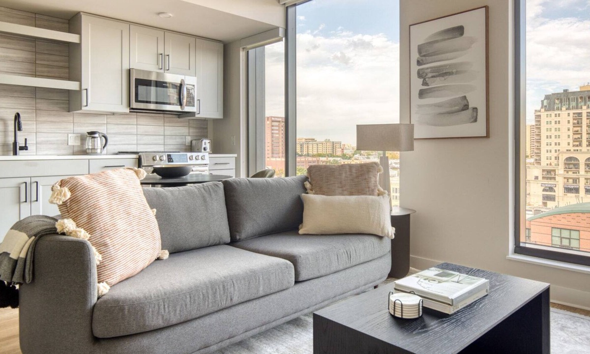 Golden Triangle Apartment | Sleek Golden Triangle 1BR w/ Pool, Gym & W/D, next to Park, by Blueground