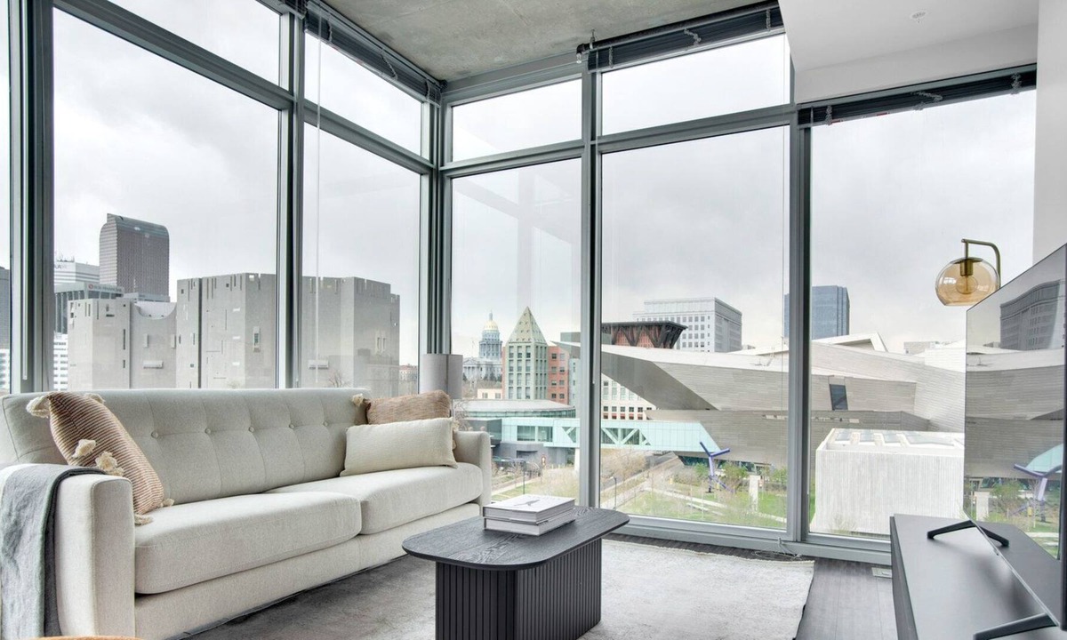Golden Triangle Apartment | Sleek Golden Triangle 2BR w/ Gym & Pool nr Art Museum, by Blueground