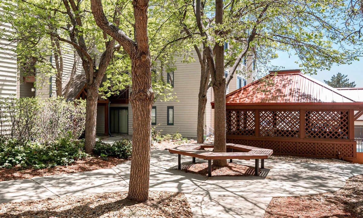 Greenwood Village Apartment | Sleeps 2 | Free Parking | DTC/Boston Commons
