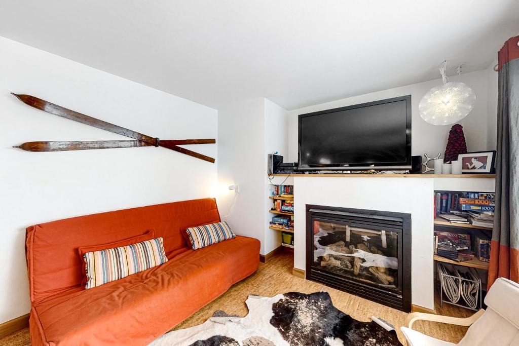 Fraser Hotel | Snowcap Pines