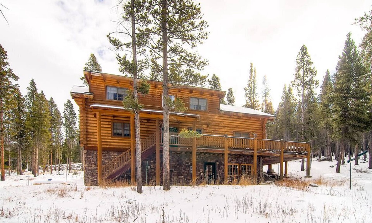 Breckenridge Park Estates House | Snowshoe Retreat-True Mountain Getaway-Updated Log Home!