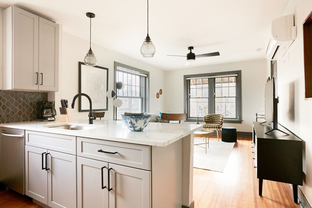 Uptown Apartment | Sonder | The Essex | Calming 1BR + Sofa Bed