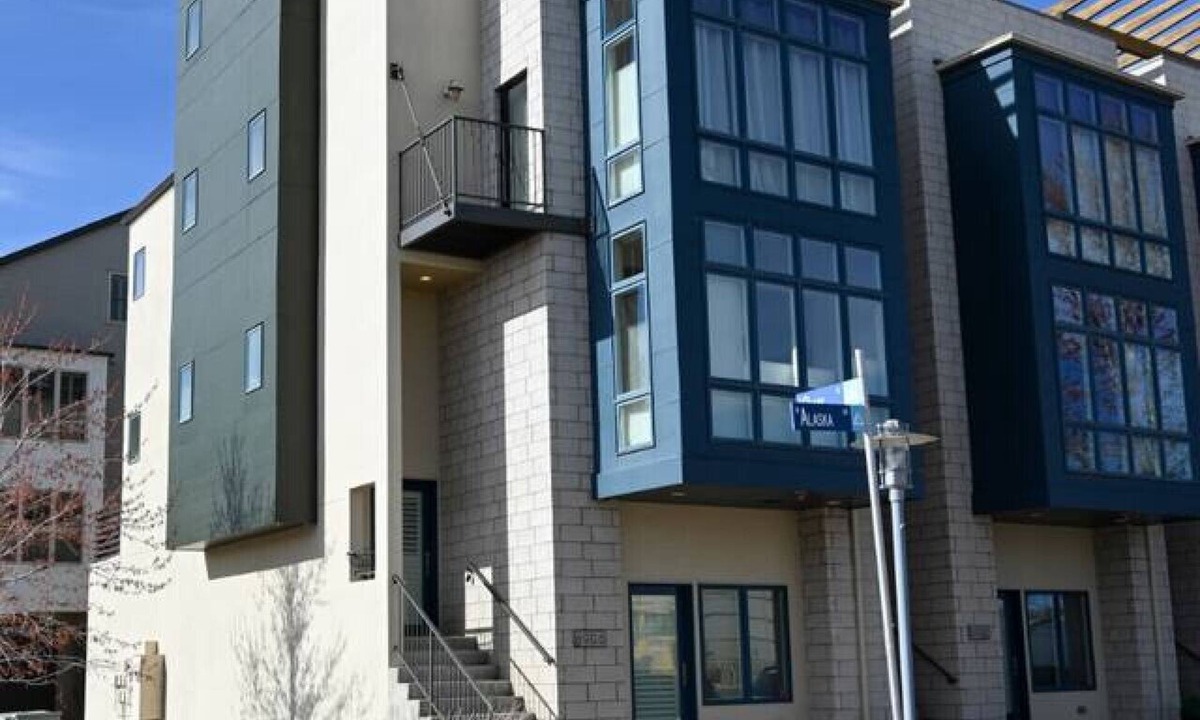 Belmar House | Sophisticated Home in Belmar’s Exclusive Community - close to shops/restaurants