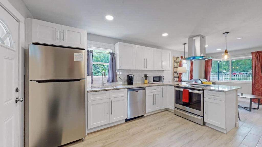 Berkley House | Southwest Charm Spacious Family Home Near Denver