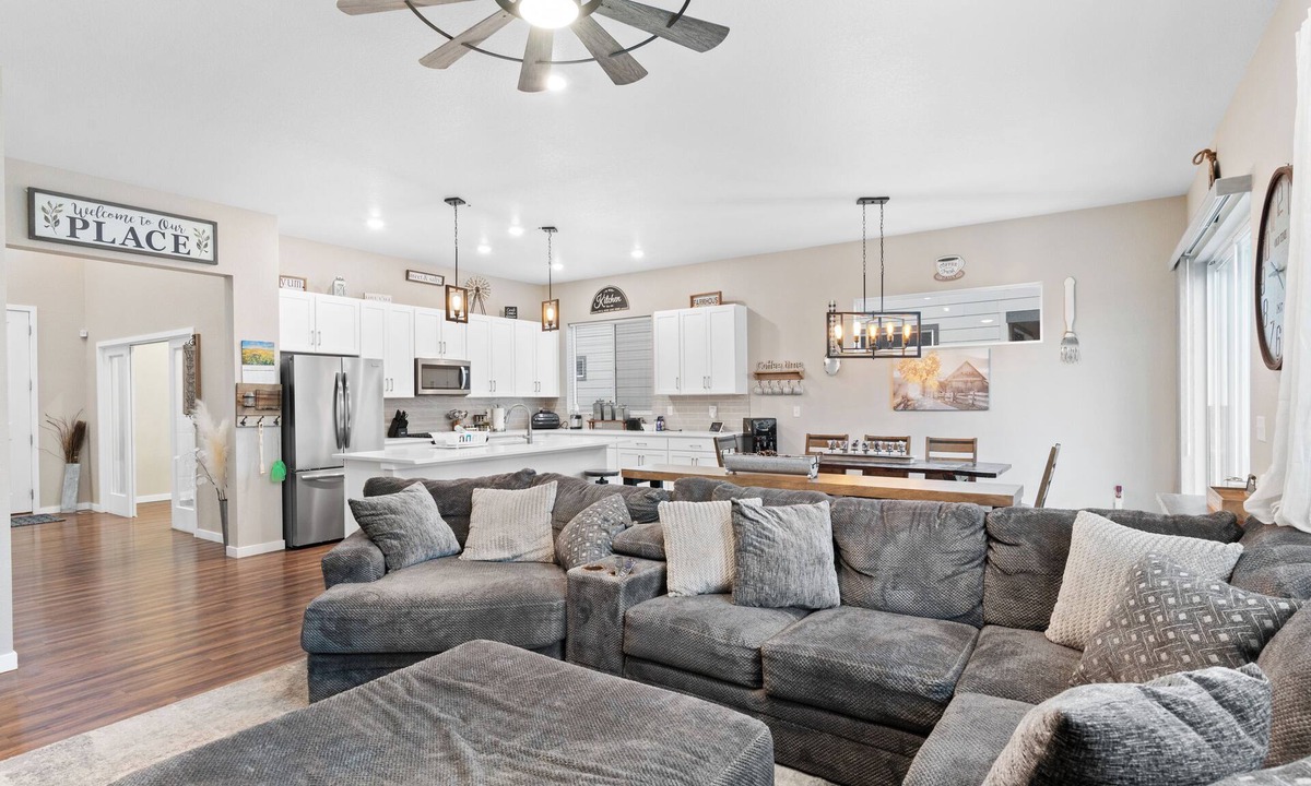 Brighton House | Spacious 3 bedroom, 2.5 bath house - 20 min from DIA, 25 min from Denver