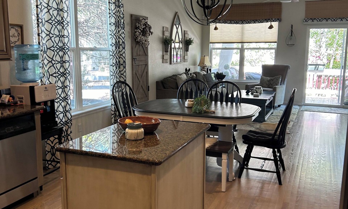 Castle Pines North House | Spacious and beautiful home nestled in Castle Pines close to golf courses.