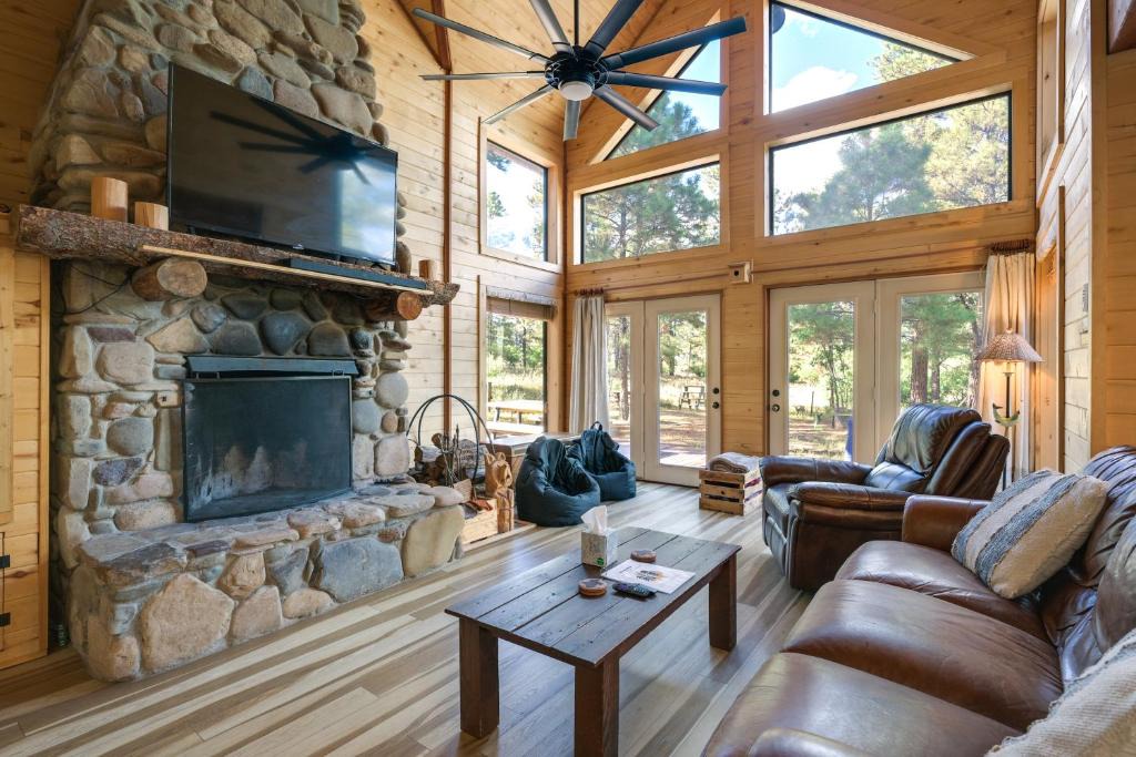 Pagosa Springs House | Spacious and Quiet Pagosa Springs Cabin with Deck!
