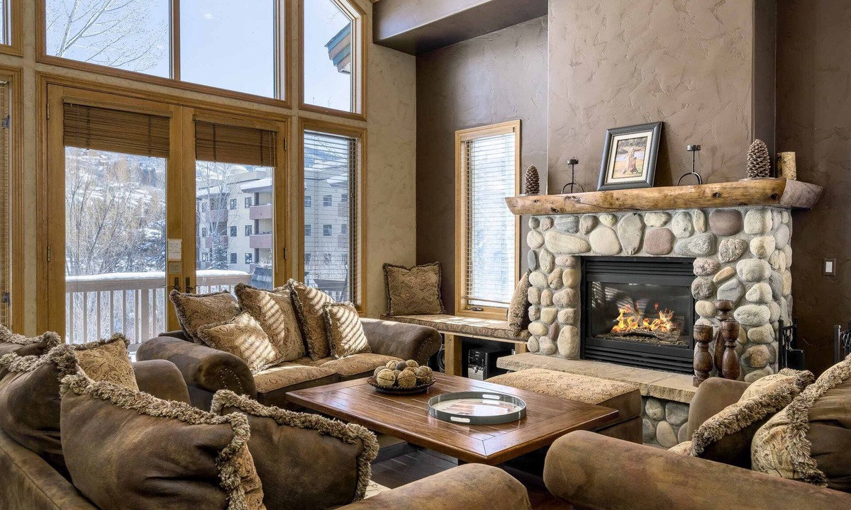 Steamboat Springs House | Spacious bright retreat with mountain views and shared pool/hot tub