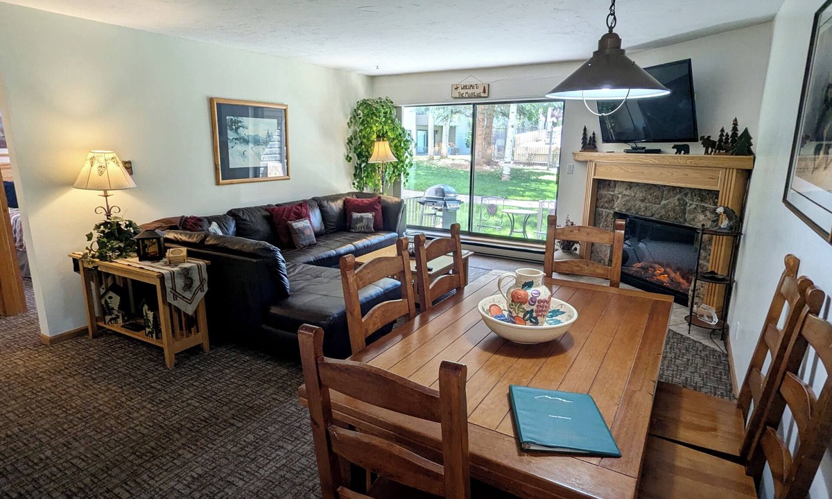 Avon Condo | Spacious Condo w/FREE WiFi, Parking, Heated Pool, Hot Tubs, Skier Shuttle,