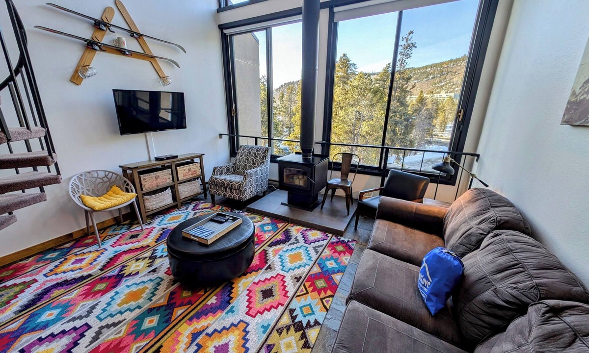 Lakeside Village Condo | Spacious Family Condo with Pool and Hot Tub Onsite