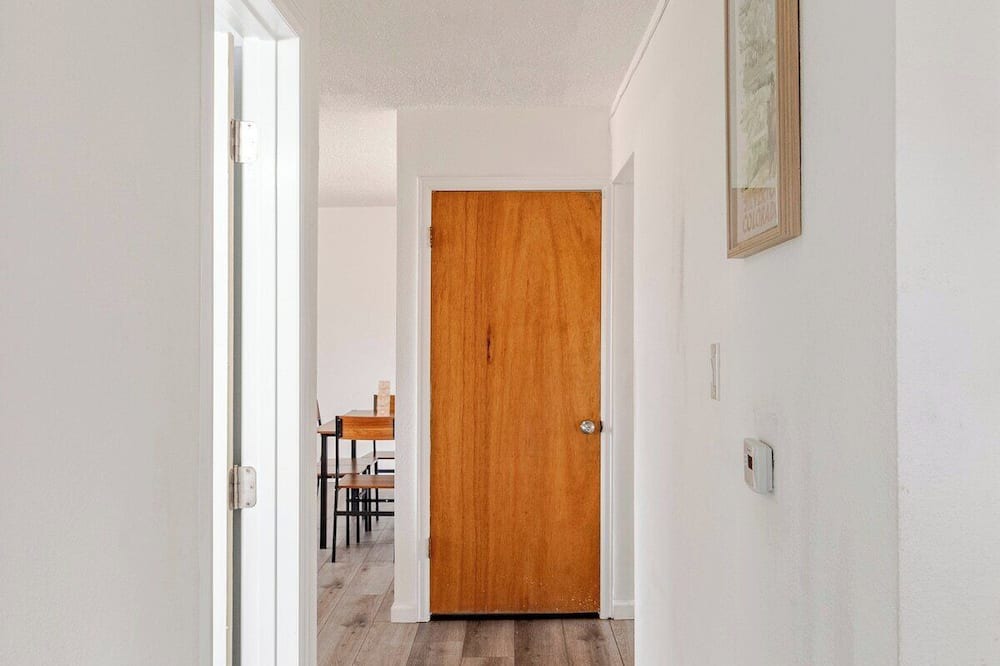 Denver House | spacious hottub 4 kings 2 kitchens walkable sleeps 18