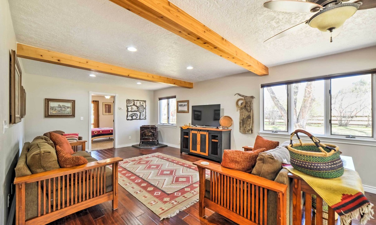 Mancos House | Spacious Mancos Home w/Furnished Deck & Yard!