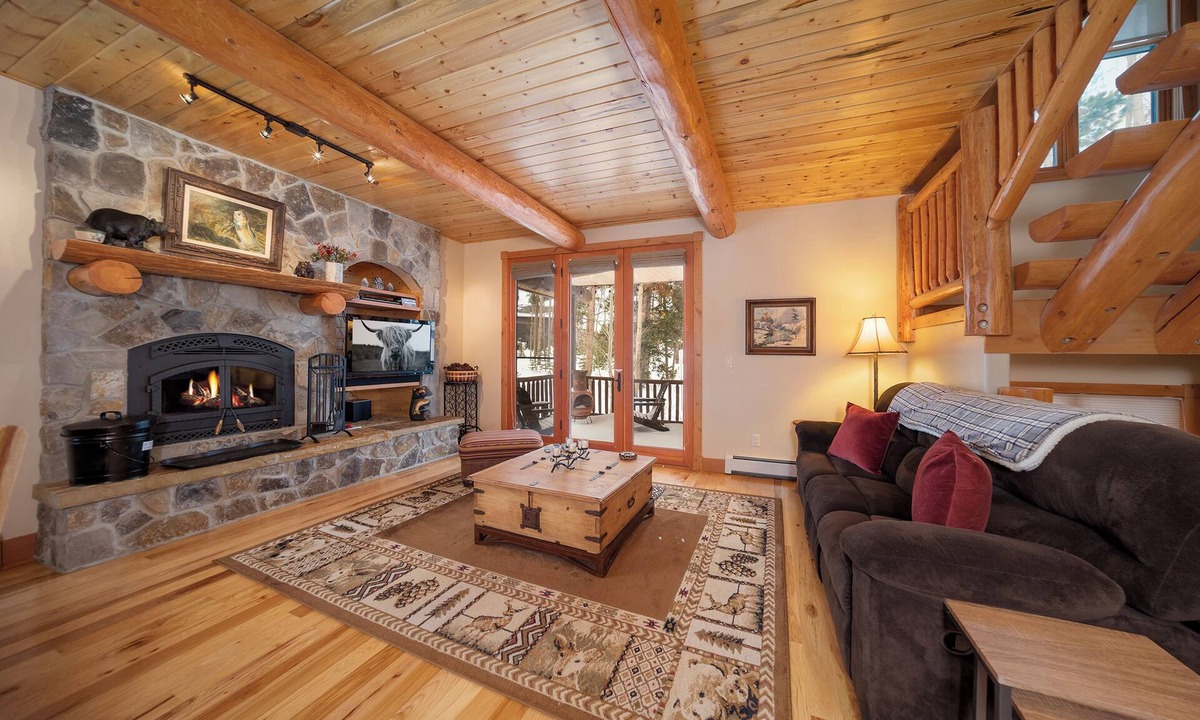 Fraser House | Spacious & modern 3 bedroom, pet friendly in Fraser
