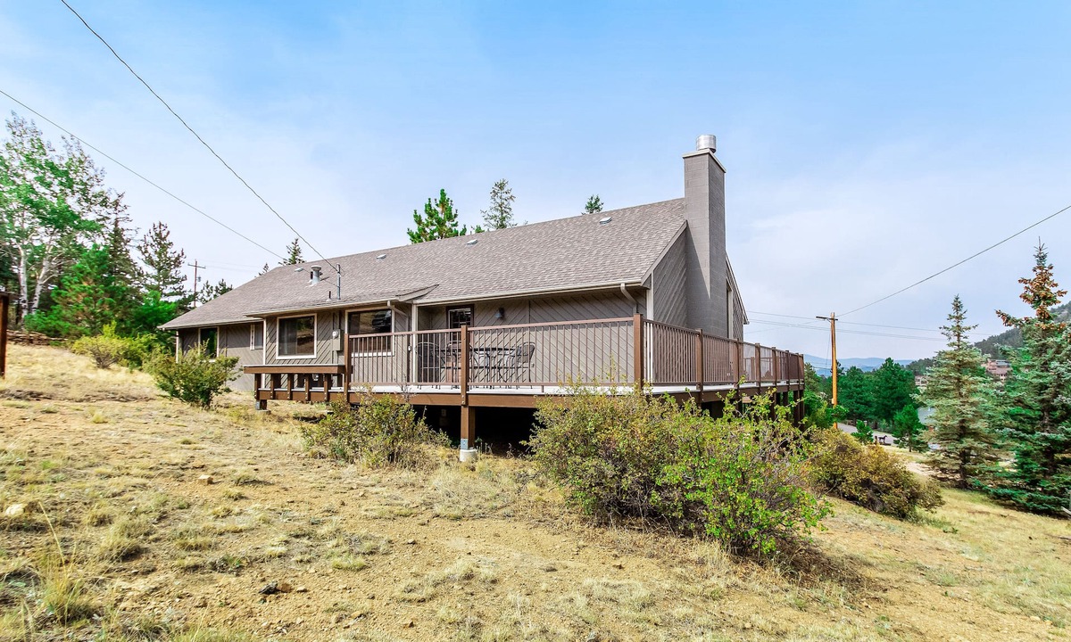 Carriage Hills House | Spacious mountain home with WiFi, deck, and gorgeous views