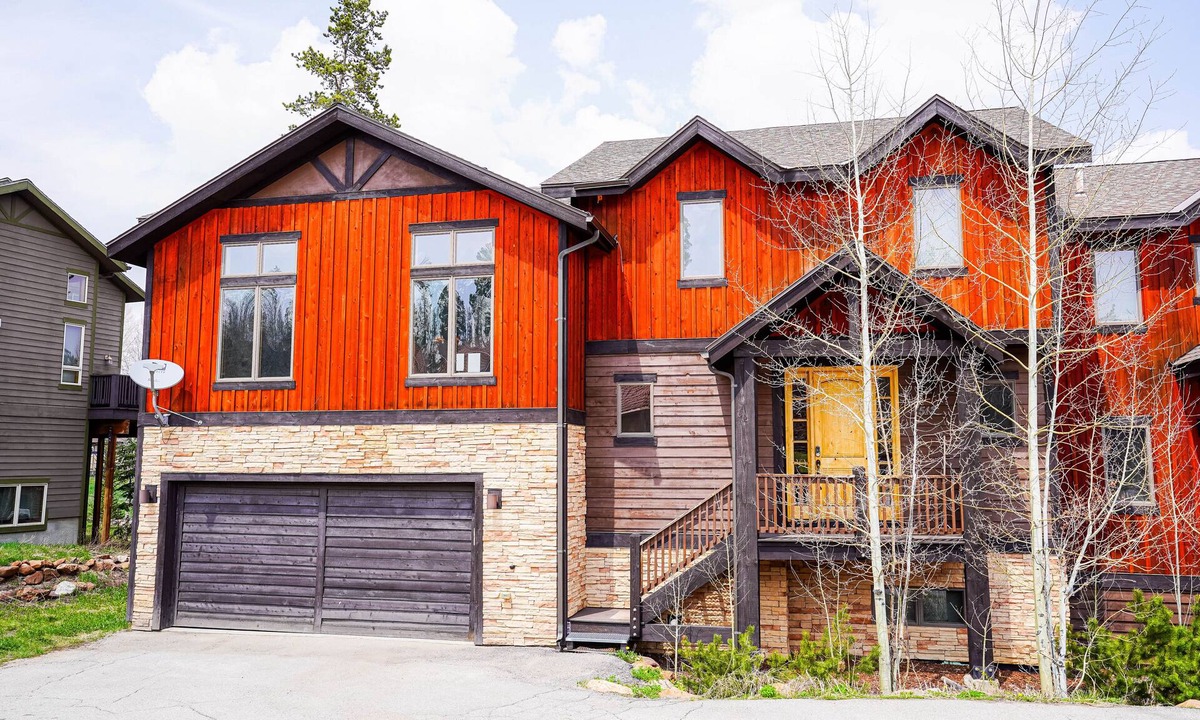 Wildernest House | Spacious with private hot tub and King size beds and en-suites