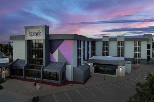 Montbello Hotel | Spark by Hilton Denver East I 70