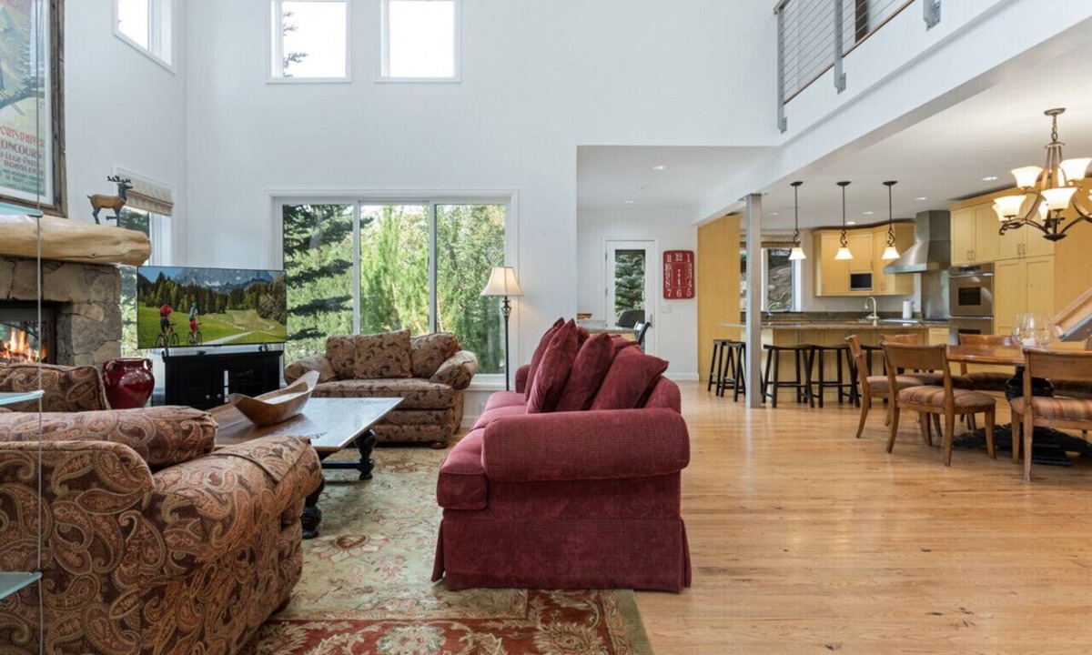 Highland Meadows House | Sprawling West Vail House - Close to Slopes!