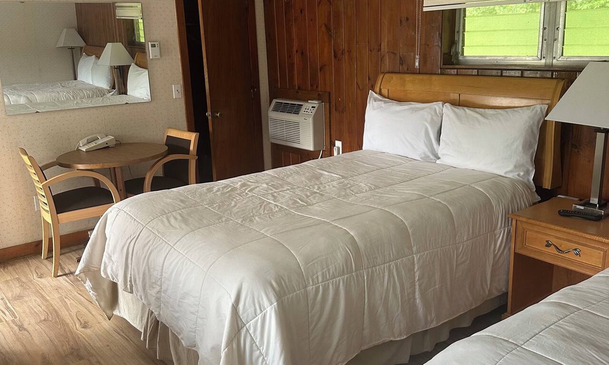 Bennington Hotel | Starlight Inn