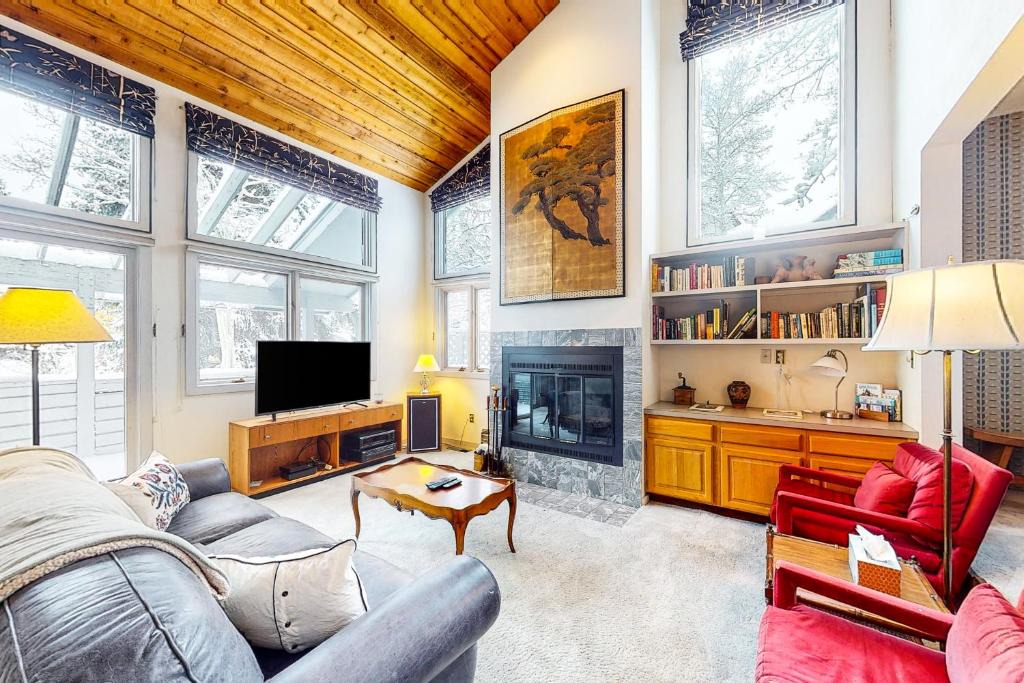Eagle-Vail House | Stone Creek Lodge