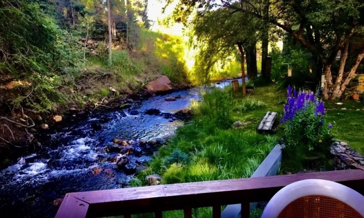 Idaho Springs Ski Chalet | Streamside dream with hot tub