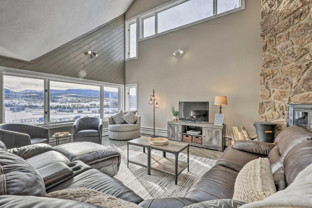Fraser Apartment | Stunning Condo in Fraser with Mountain Views!