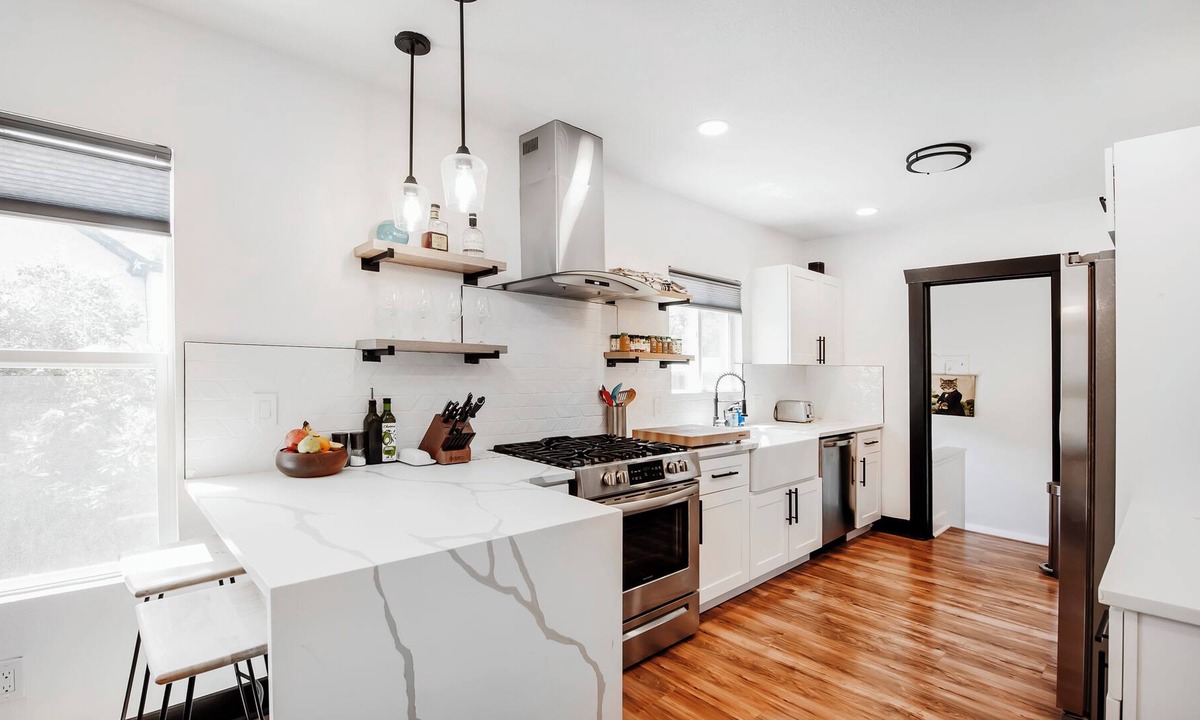 Barnum House | Stunning Getaway for Couples, Families, and Nomads