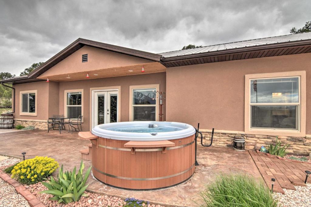 Buena Vista House | Stunning Home with Fire Pit, 11 Mi to Mt Yale!