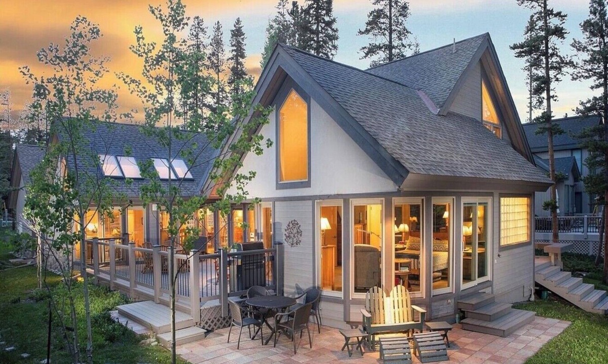 Christie Heights House | Stunning Mountain Retreat Between Slopes And Town