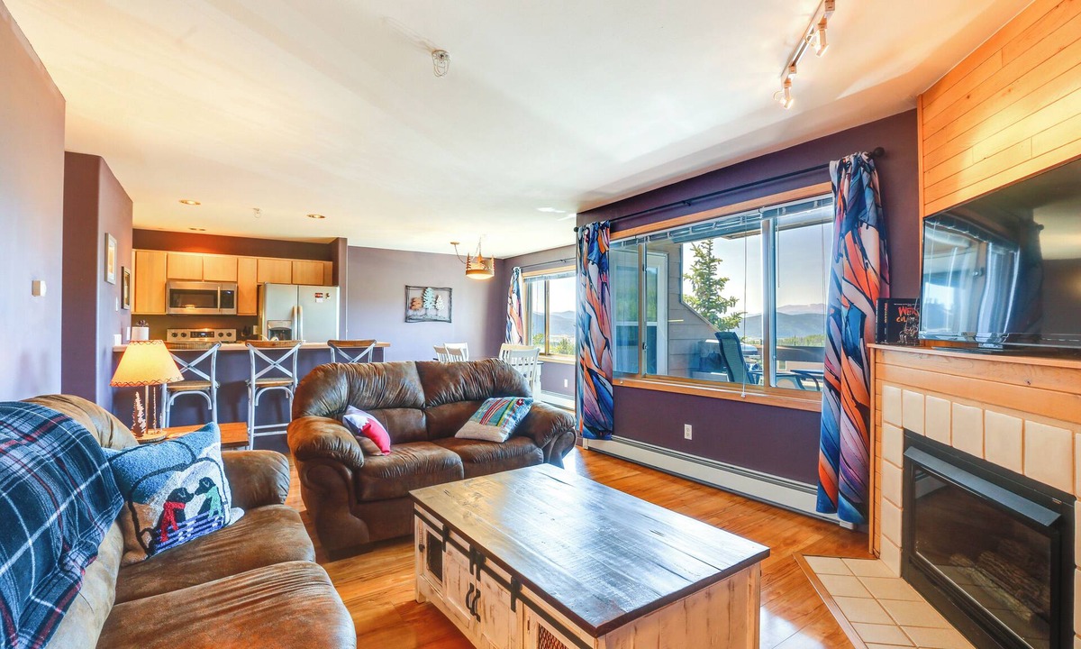Wildernest Condo | Stunning Mountain Views: Silverthorne Condo!