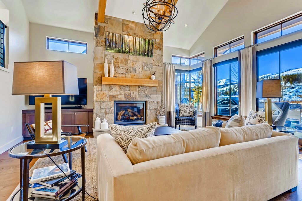 Fairmount On The River House | Stunning retreat on the shores of the Blue River, minutes from Breckenridge