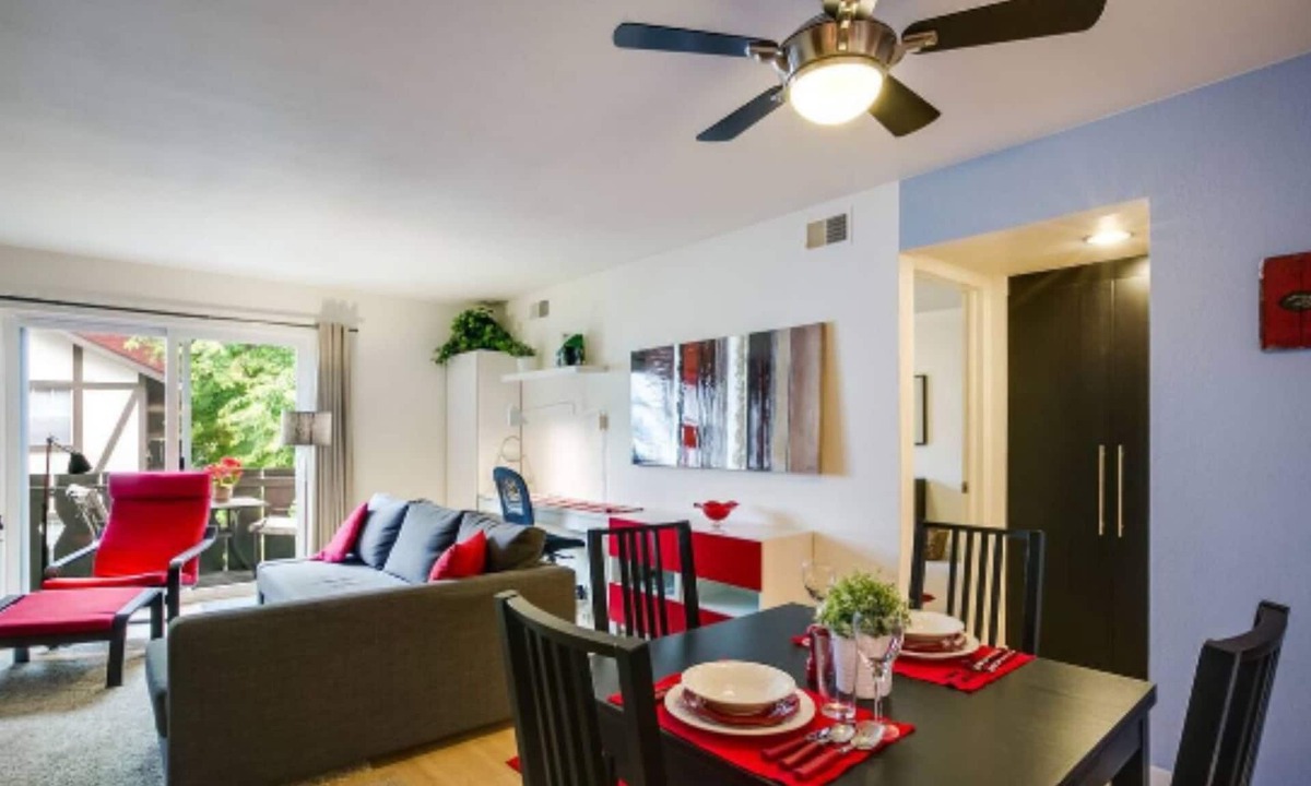 Glenwood Grove - North Iris Condo | STUNNING, Top-Shelf Suite Retreat!