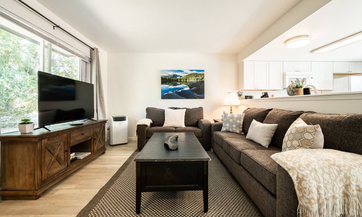 Cimarron Hills Condo | ❀ Stunning ❀ Townhouse with A/C! Sleeps 5 People