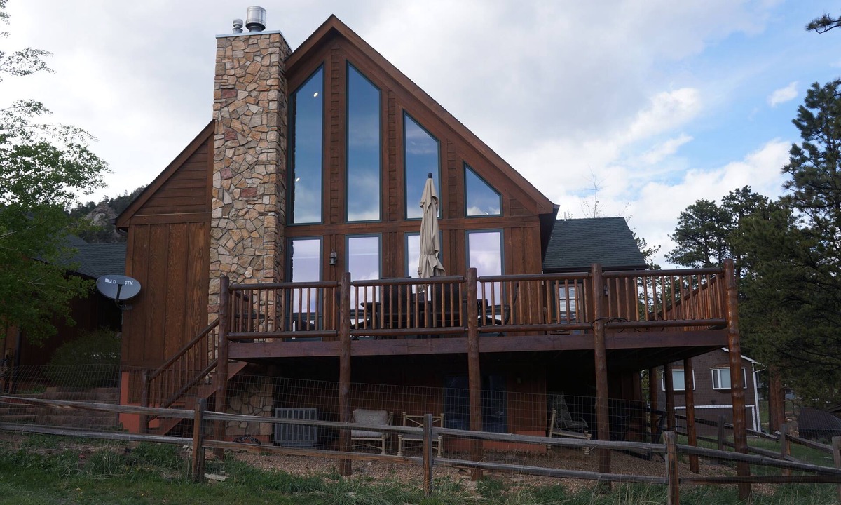 Estes Park House | Stunning Views of Longs Peak and Rocky Mountain National Park - Villa Cerf