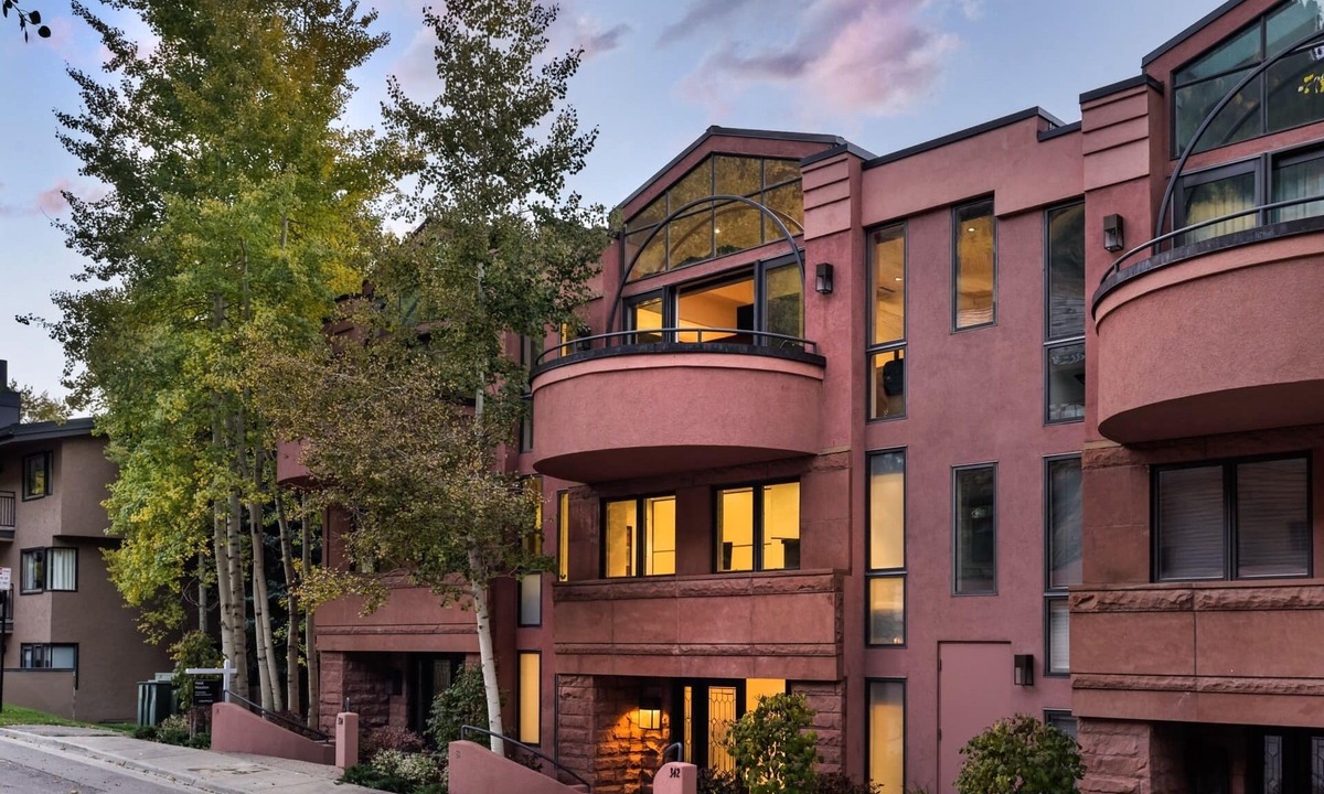 Aspen House | Stylish Core Living: 3 BR, 3.5 BA Townhouse in Aspen, Sleeps 8