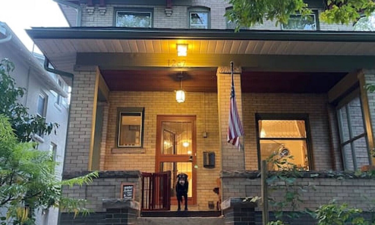 Congress Park House | Stylish Remodeled Congress Park Palace I Sleeps 10