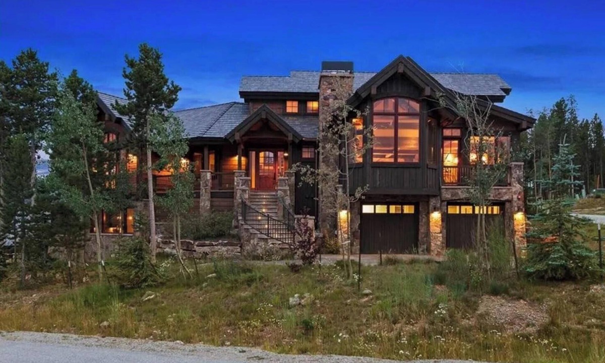 Timber Trail House | Summit Serenity: Pup-Friendly! Hot Tub, Private Shuttle, One Ski Hill Access
