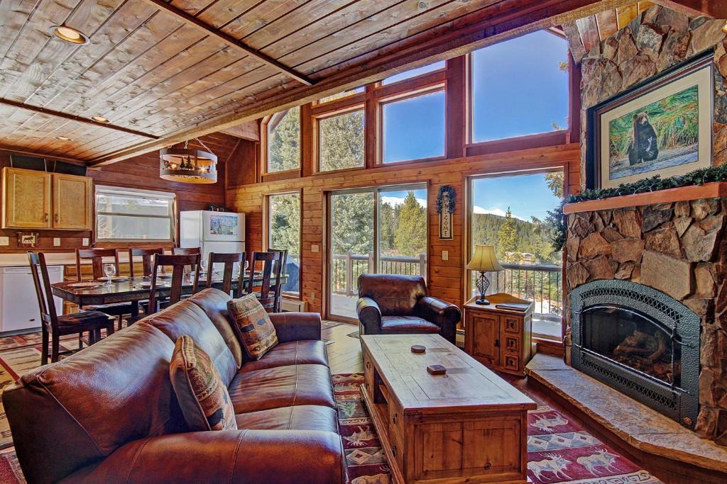 Warrior's Mark House | Summit View Chalet Townhouse