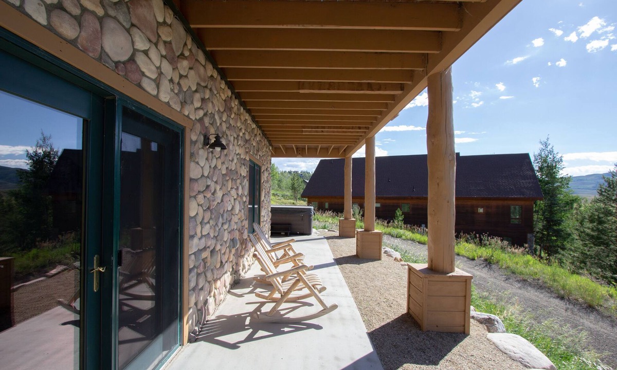 Innsbruck Val Moritz House | Sunset Vista - Hot Tub w/Endless Mountain Viewsn