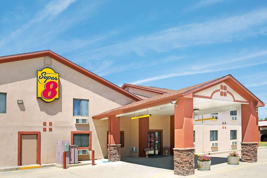 Del Camino Hotel | Super 8 by Wyndham Longmont/Del Camino