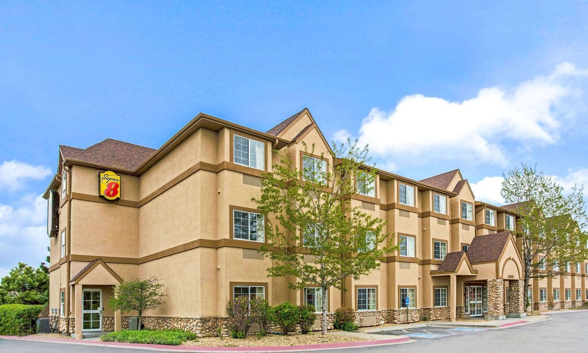Parker Hotel | Super 8 by Wyndham Parker/SE Denver Area