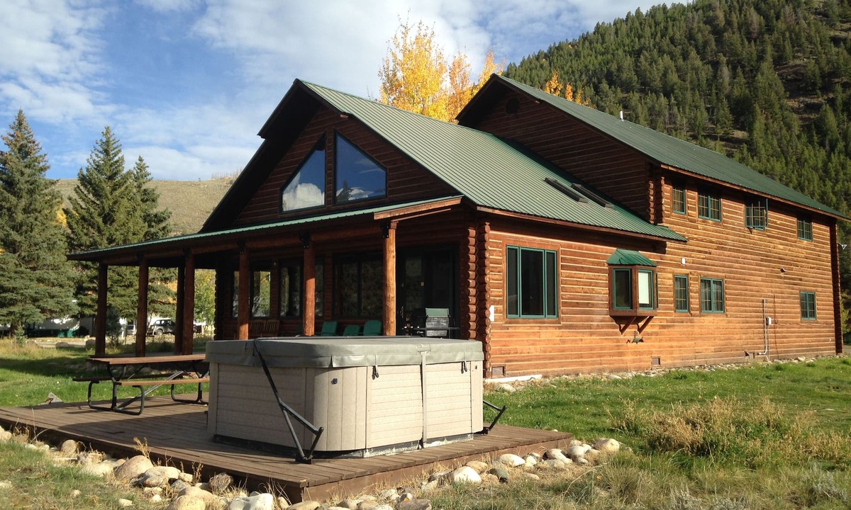 Almont House | Taylor Canyon Home with Mountain Views and Private Fishing