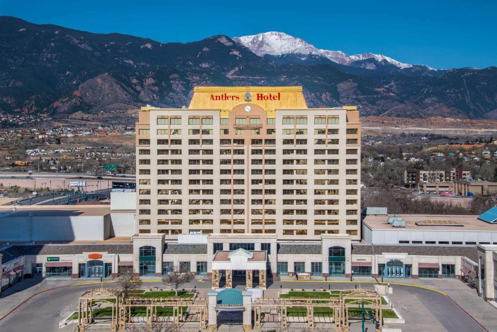 The Antlers Wyndham Hotel | Downtown Colorado Springs