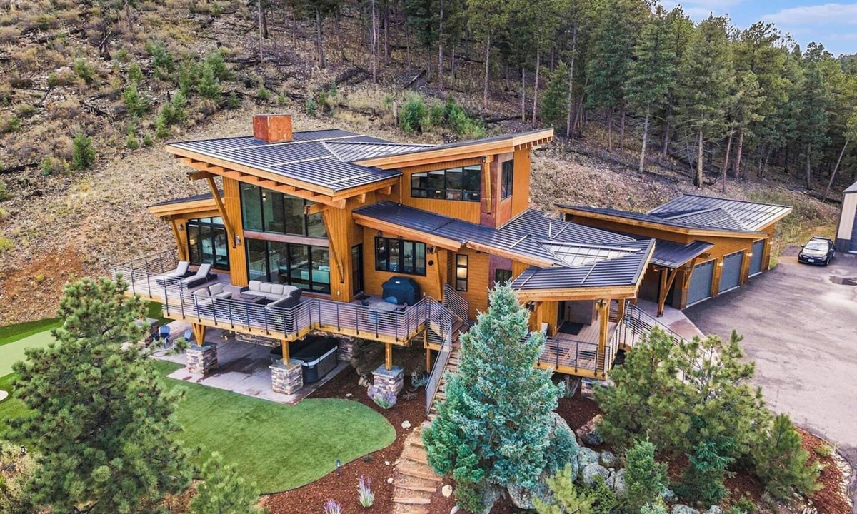 Bailey House | The Bailey Lodge Private Hot Tub Patio+Views