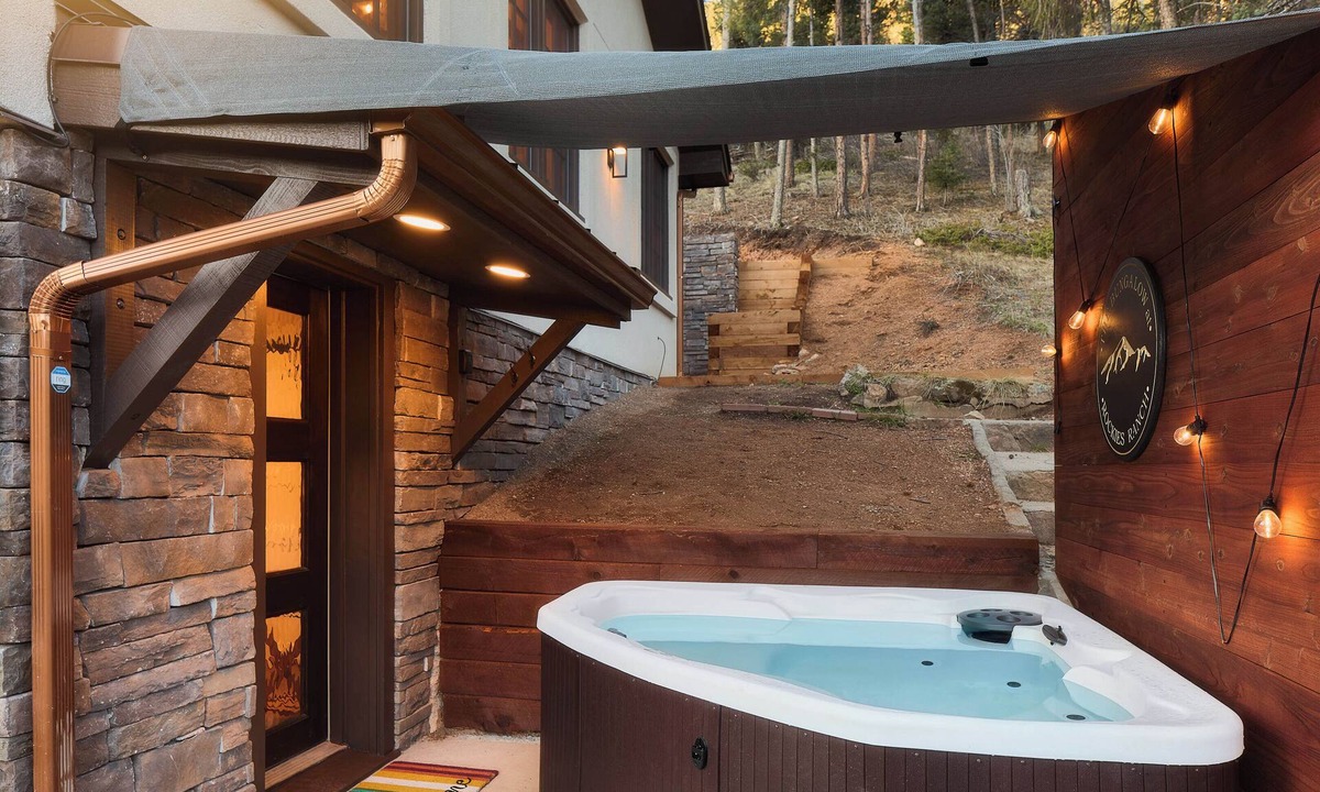 Cascade-Chipita Park House | The Bungalow: Ultimate Relaxation in the Mountains