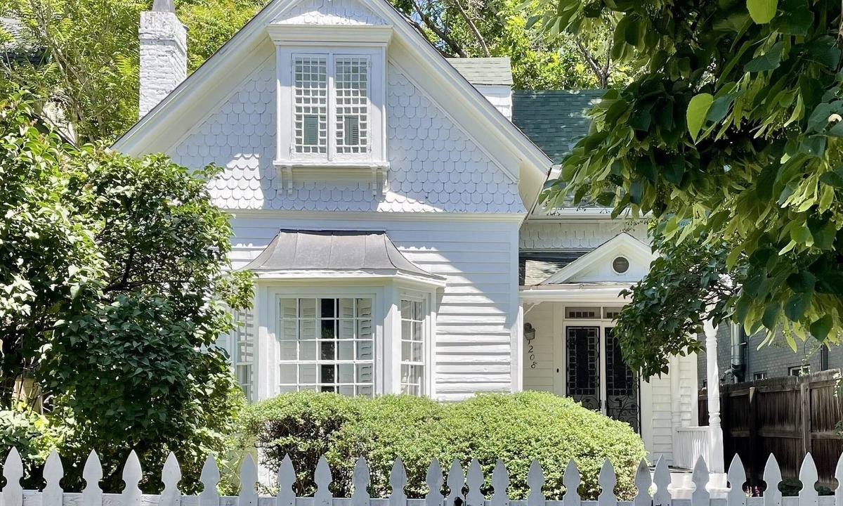 Capitol Hill House | "The Cottage" Downtown Denver