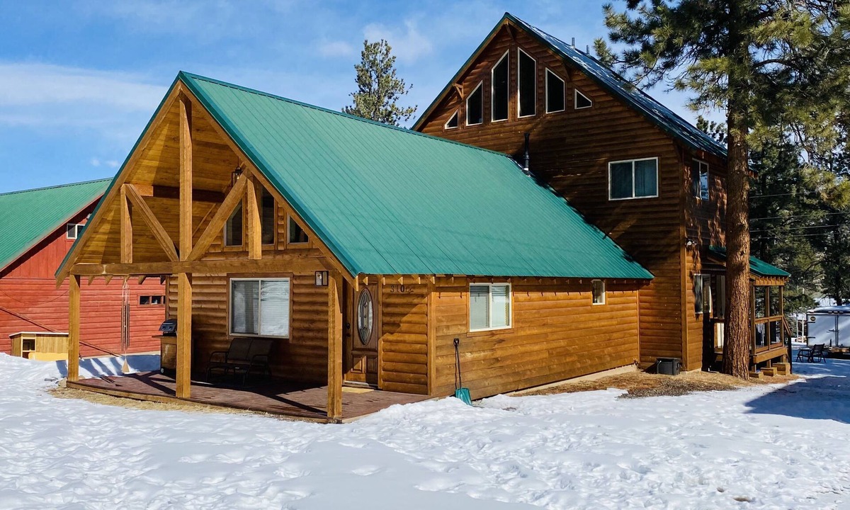 Ponderosa Pines House | The Cozy Cub