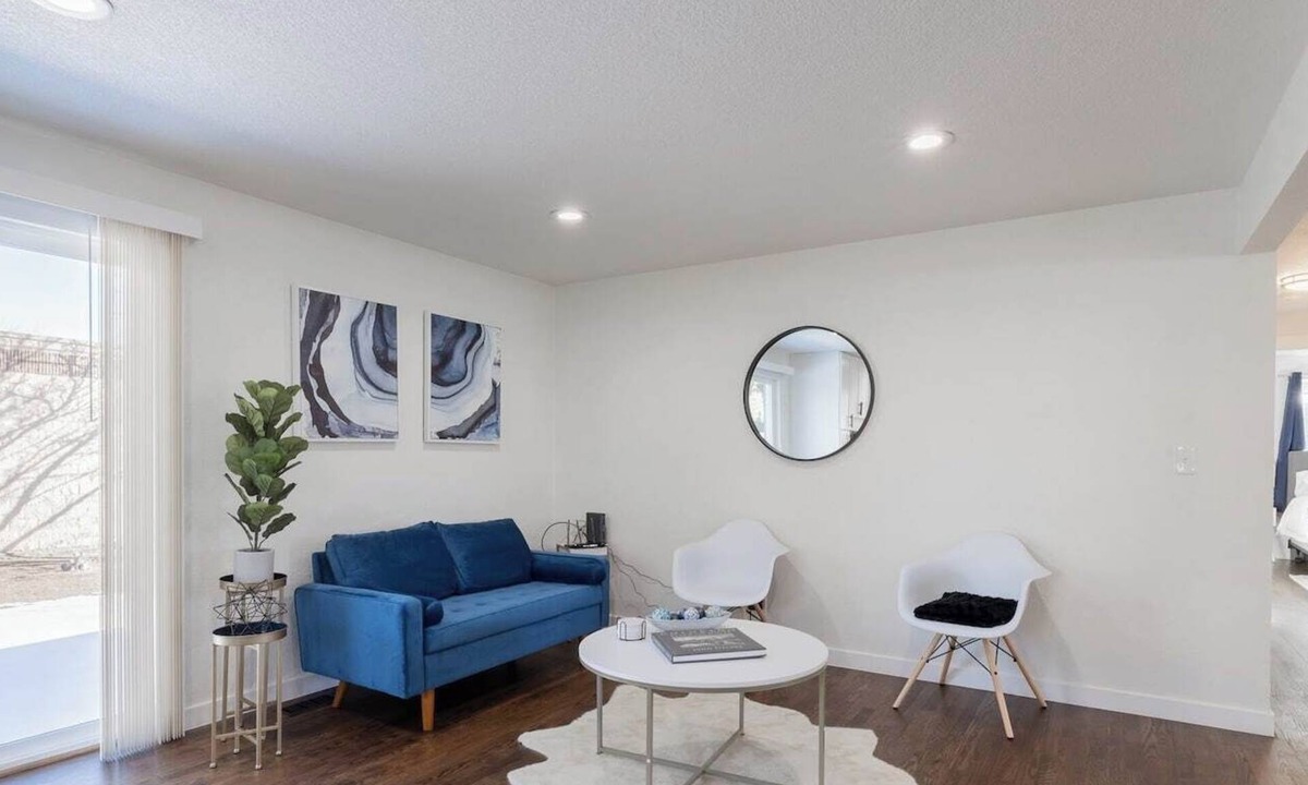 South Westminster House | The Denver Den | Fast Wifi | Foosball