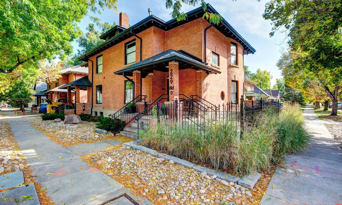 University North Apartment | The Flats