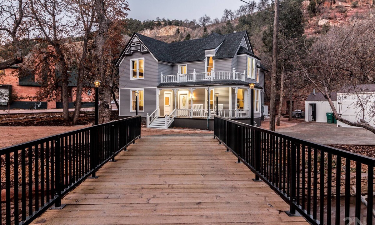 Manitou Springs Historic District House | The Historic Allison House on Manitou Ave.