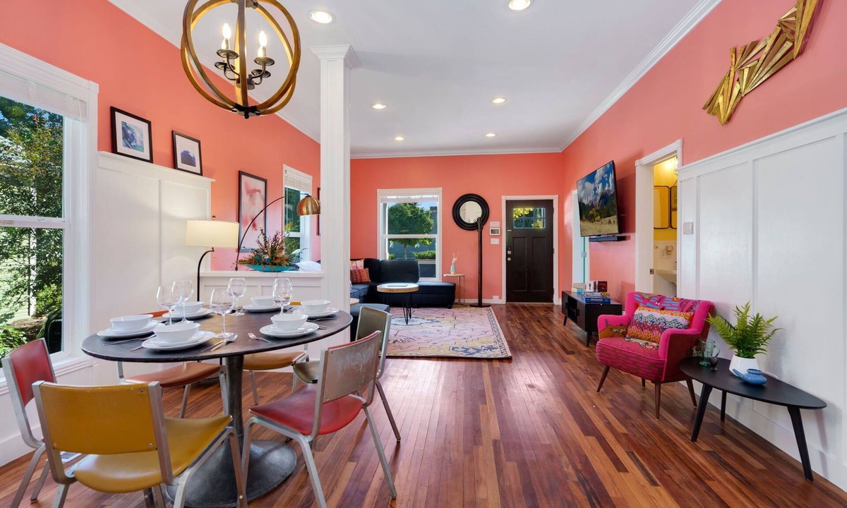 Old Town West House | The Magnolia House in Old Town - Private Hot Tub
